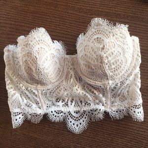 NWT Victoria’s Secret white lace bralette